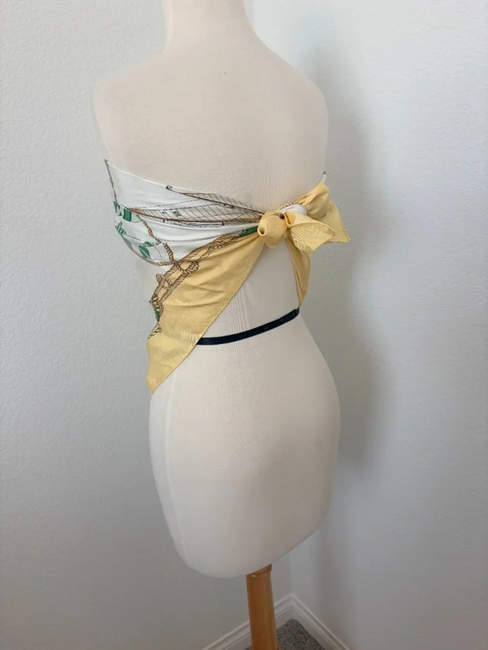 Brooks Brothers 100% Silk Top Scarf Yellow Geome Hand Made Italy 35